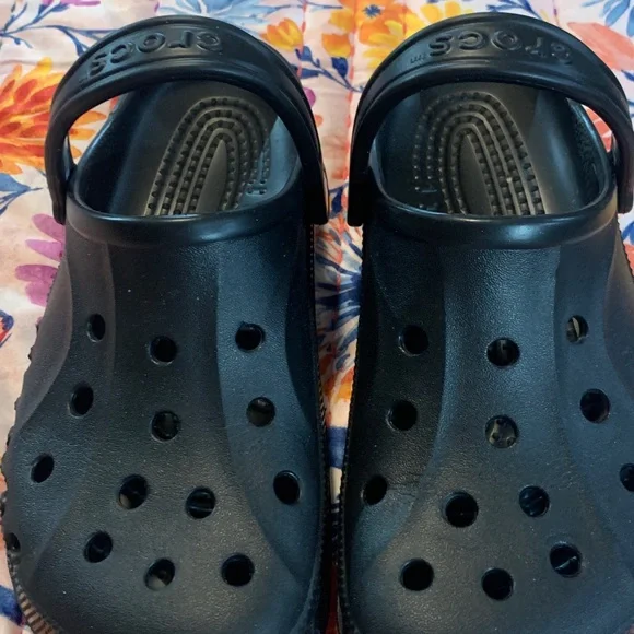 Crocs - Picture 2 of 7